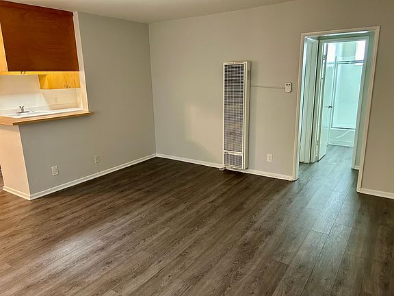 4th image of 11159 Morrison St APT 6
