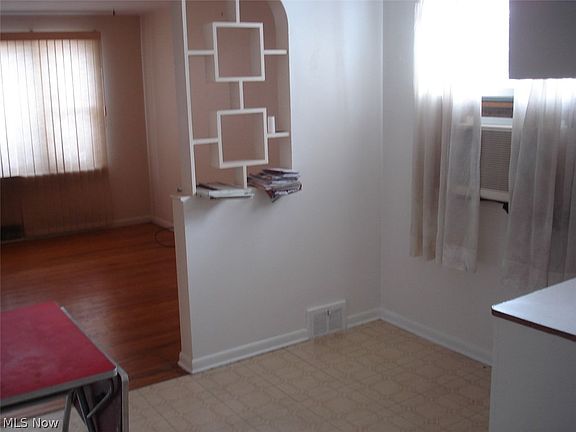 3rd image of 3354 Ambert Ave
