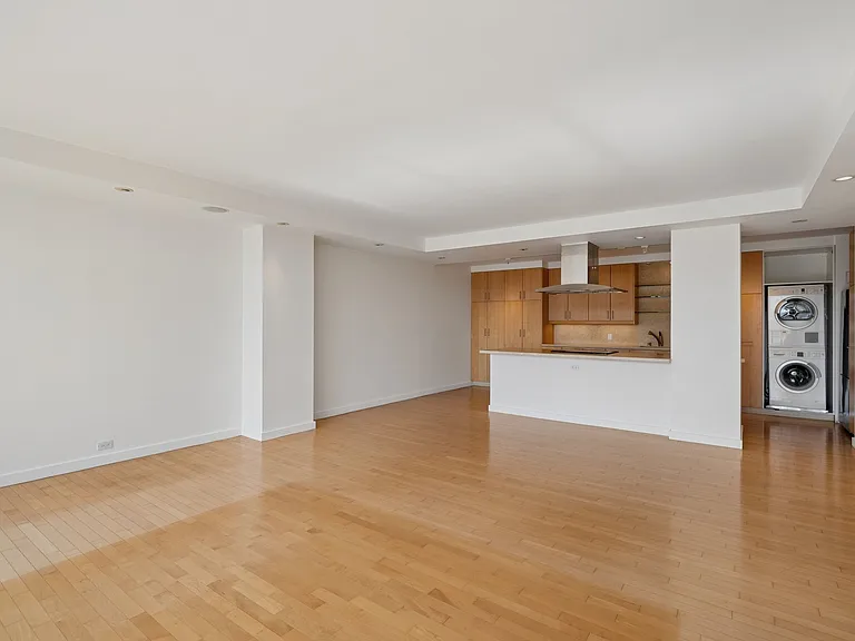 1835 Franklin St #301 — Photo 4