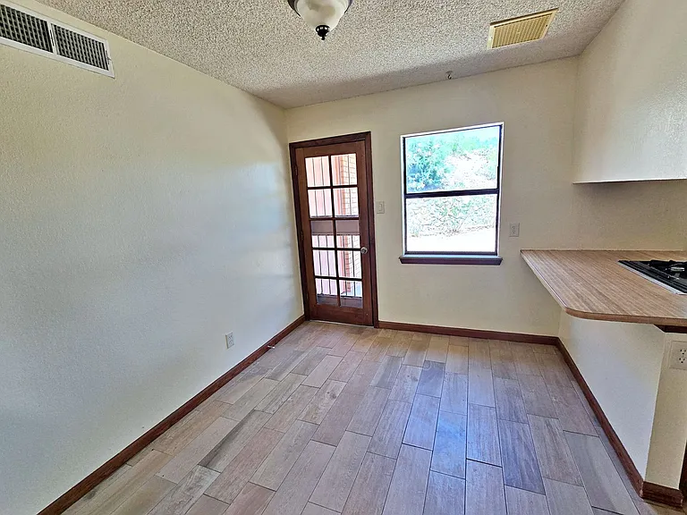 3219 Mountain Ridge Dr — Photo 5