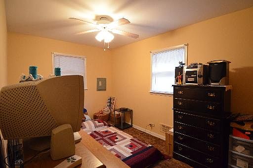 5th image of 7617 Lockwood Ave