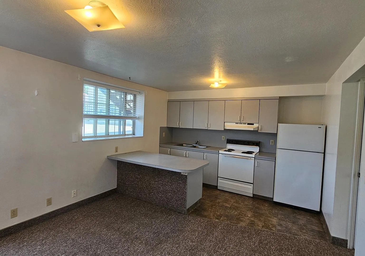 855 N 700 E - 13 — Photo 2