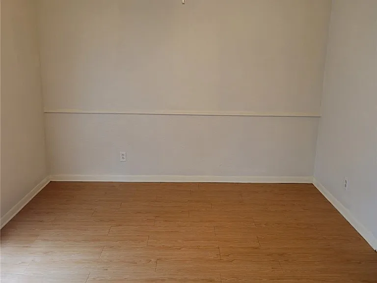1802 Leona Dr — Photo 4