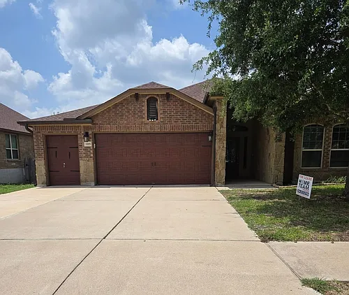 3385 Vineyard Trl Photo 1