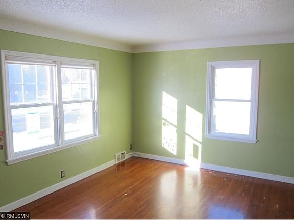 2nd image of 1040 Sperl St
