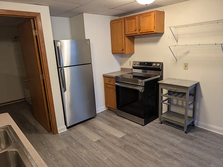 256 E Sarnia St #6 — Photo 6
