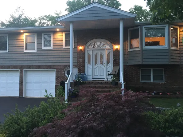 331 Erlanger Blvd, North Babylon, NY 11703