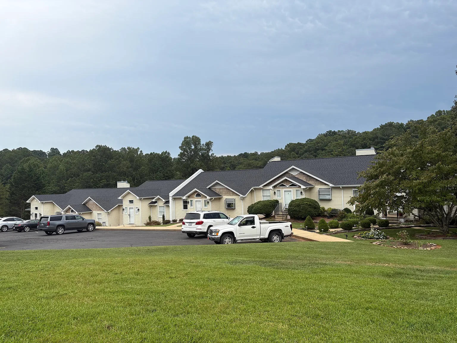 4 bed, 2000 sqft, $1,850 — Photo 2