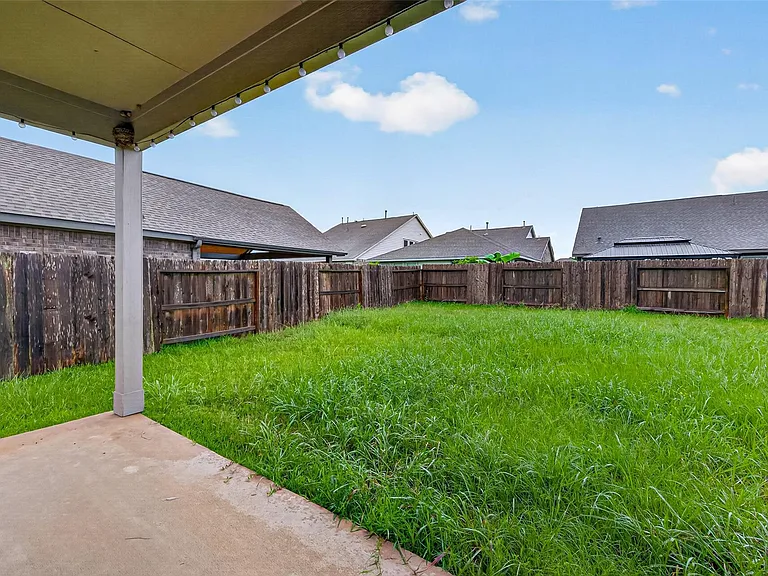 16108 Dockside St — Photo 36
