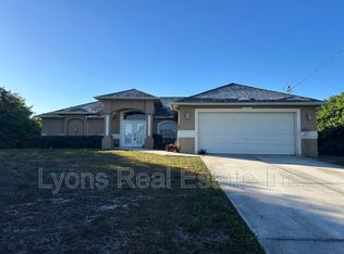 3015 40th St SW, Lehigh Acres, FL 33976