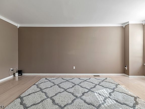3rd image of 130 Butternut Dr #130