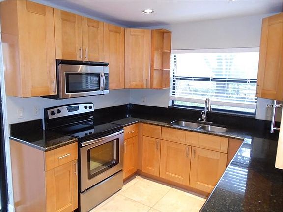 4th image of 15628 Bear Creek Dr