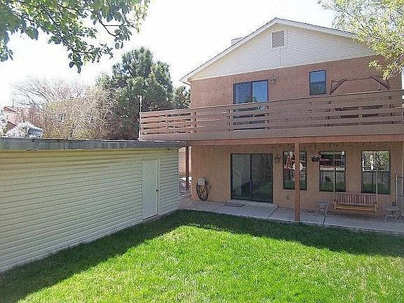 5th image of 9637 Messervy Ave NE