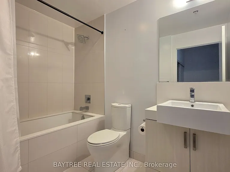 15 Beverley St #608 — Photo 11
