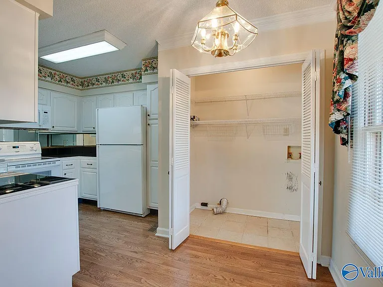 313 Kensington Ct SW #313 — Photo 10
