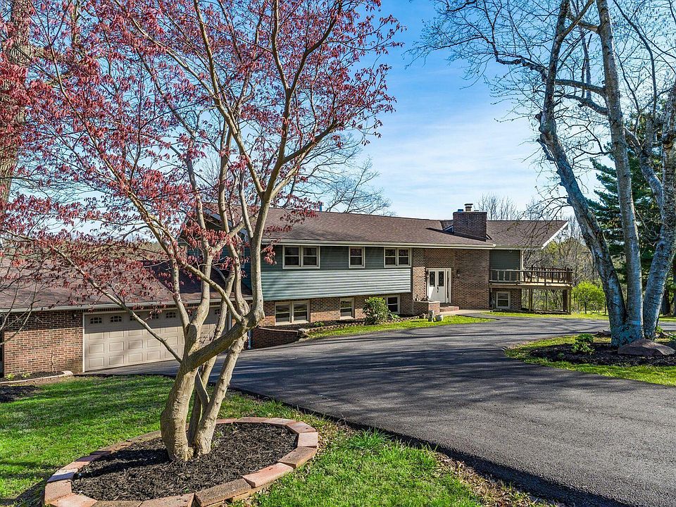 1st image of 512 N Wooster Way NW