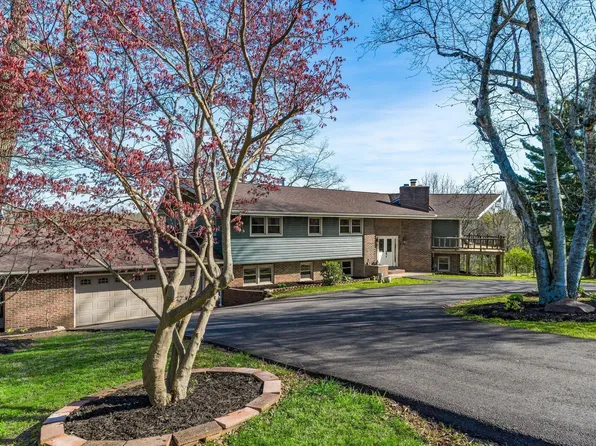 512 N Wooster Way NW, Lancaster, OH 43130