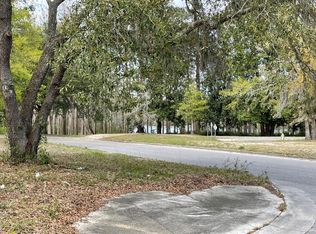 1892 W Lake Shore Dr, Wilmington, NC 28401