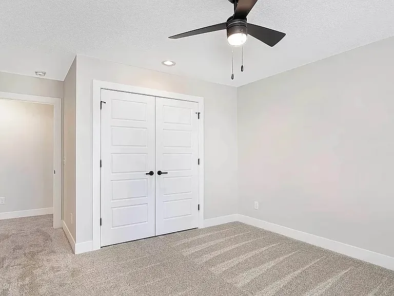 413 E Donahue St #0 — Photo 9