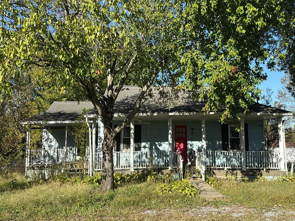 1st image of 825 3rd St