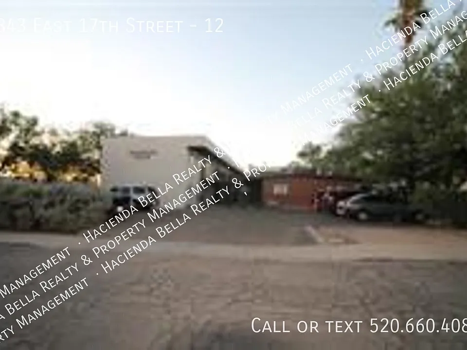 2843 E 17th St #12