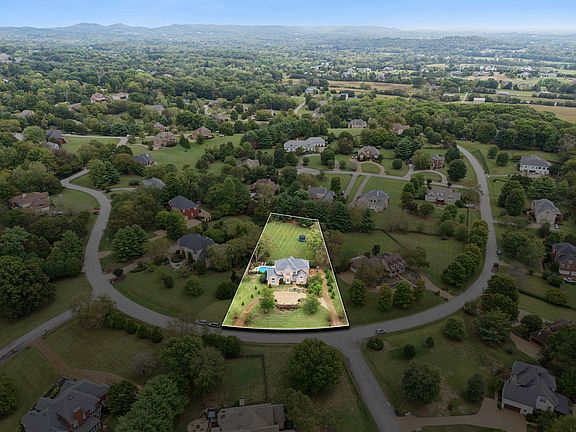 2nd image of 3016 Trotters Ln