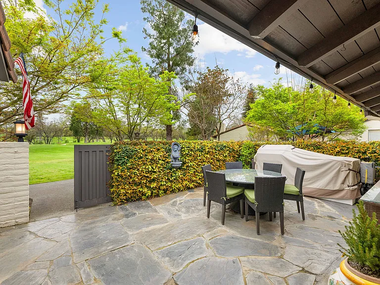 33 Fairway Dr — Photo 34