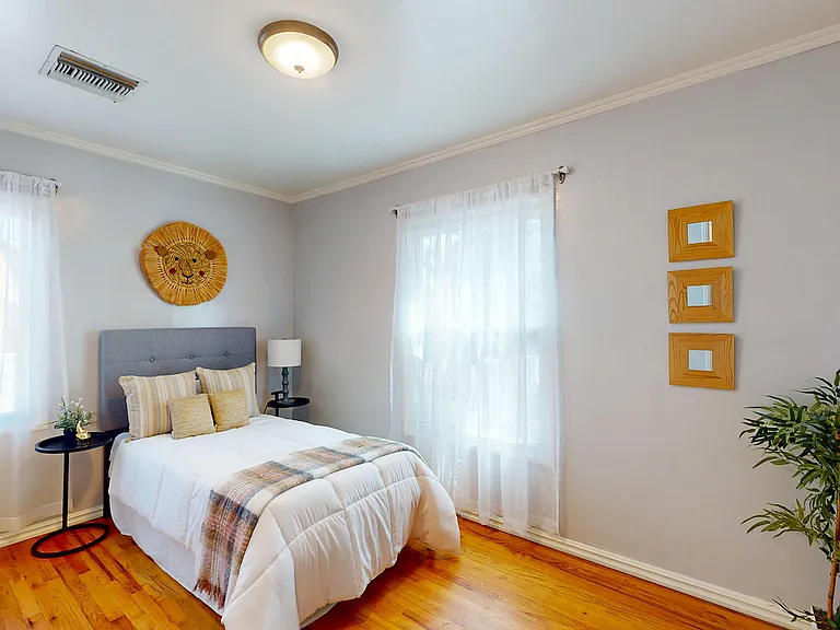 7827 Rhodes Ave — Photo 8