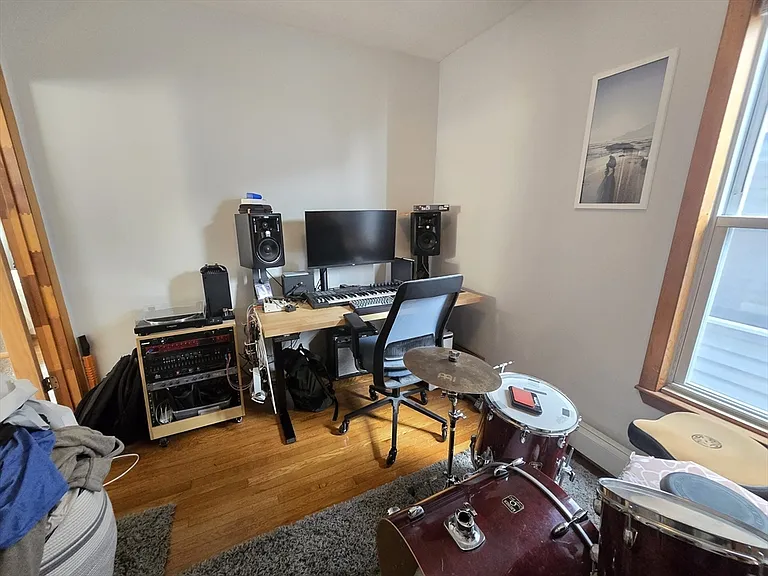 28 Bardwell St #1 — Photo 22