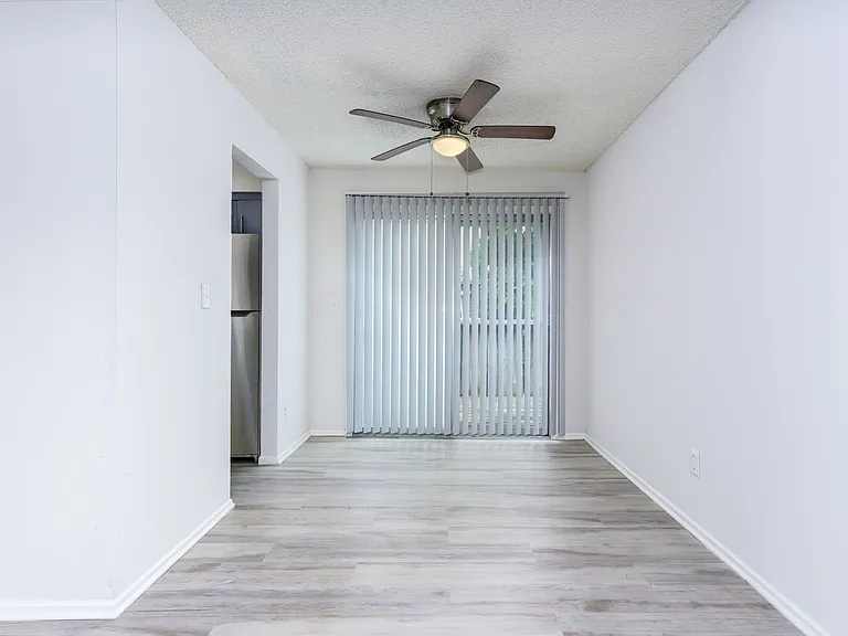 Riverside Heights Apartments — Photo 6