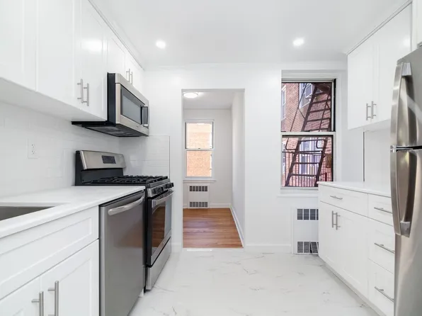 65-05 Yellowstone Boulevard image 1 of 6