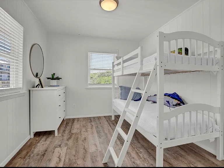 1027 S Shore Dr — Photo 8
