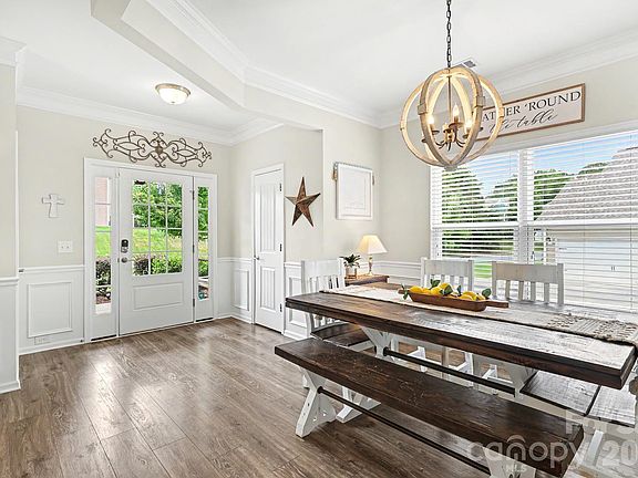 5th image of 200 Stowe Creek Ln