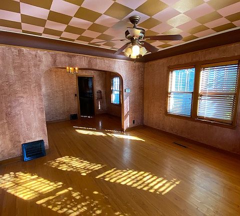 Funky ceiling details in the living room