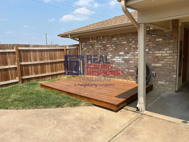 6400 Espana Dr — Photo 18