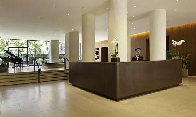 Sold by LG Fairmont Group | media 8