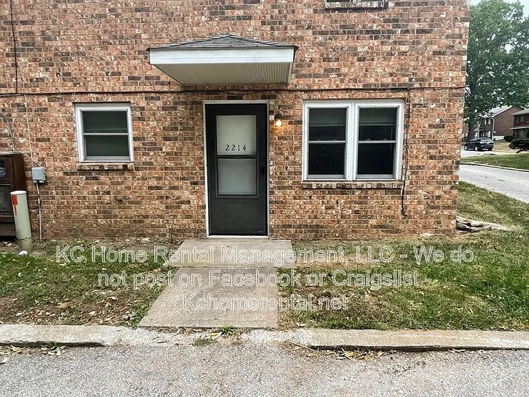 2214 NE 77th St — Photo 14