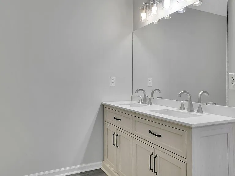 3081 Kentmere Dr — Photo 17
