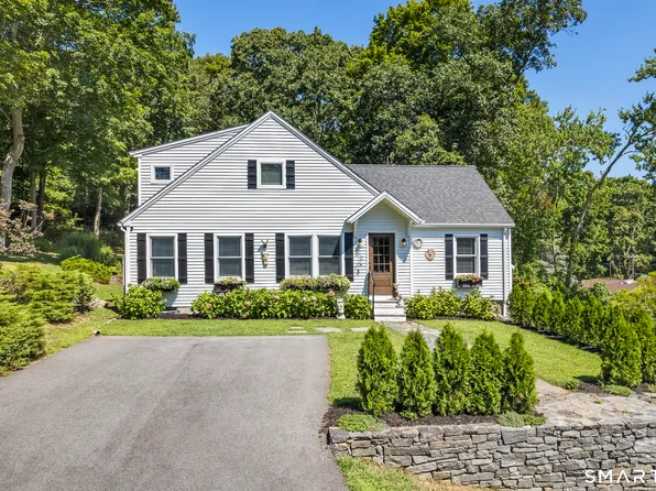 16 Parker Terrace, Essex, CT 06426