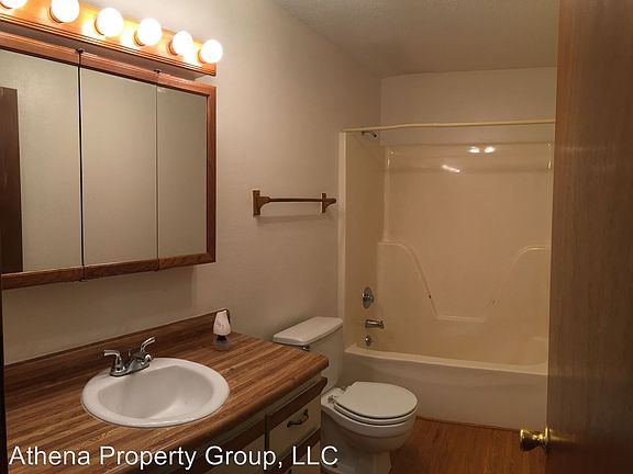 4th image of 1733 Northwoods Ct
