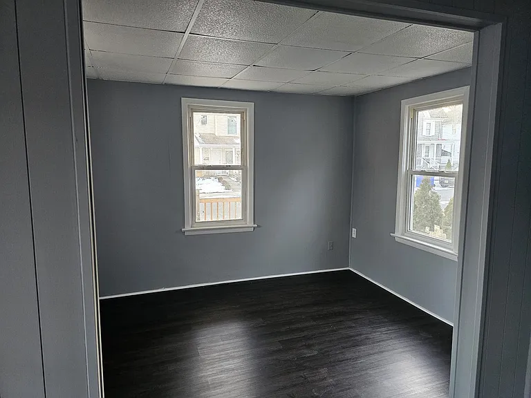 316 Howard St — Photo 5