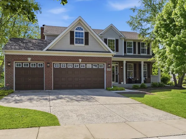 1291 McDole Dr, Sugar Grove, IL 60554