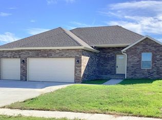 3740 W Riley St, Bolivar, MO 65613