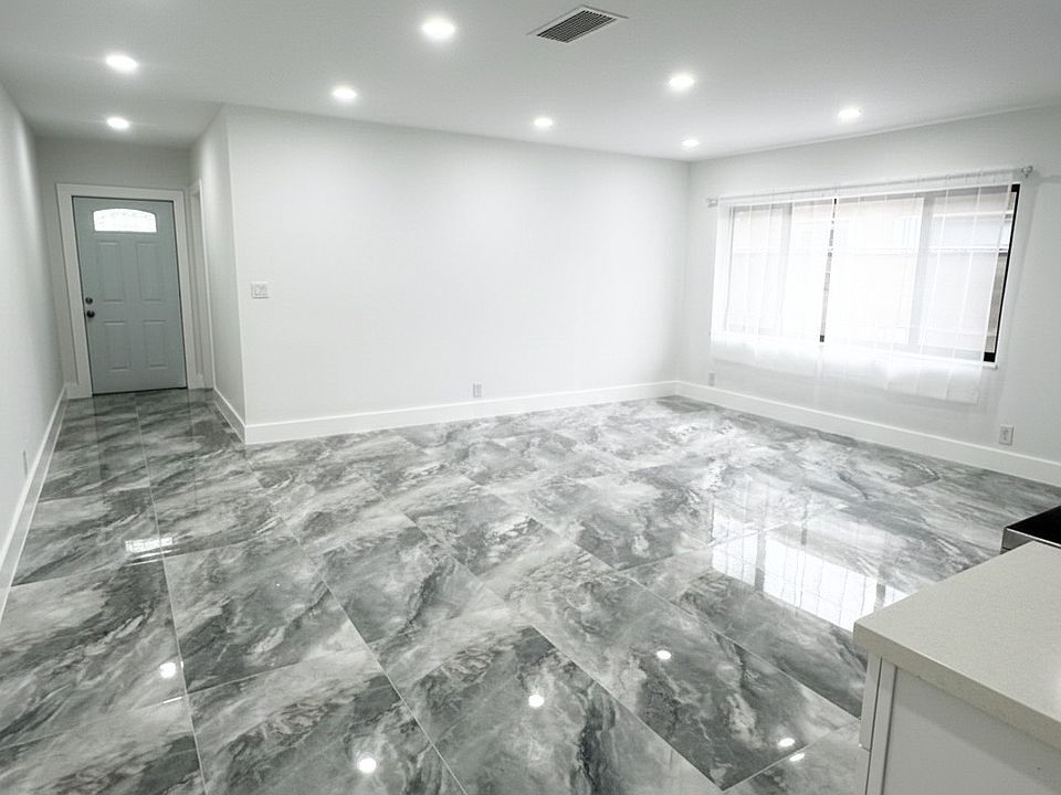 2nd image of 2446 Wilson St #1
