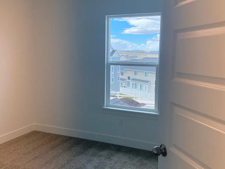 1068 N Freeman Dr — Photo 10