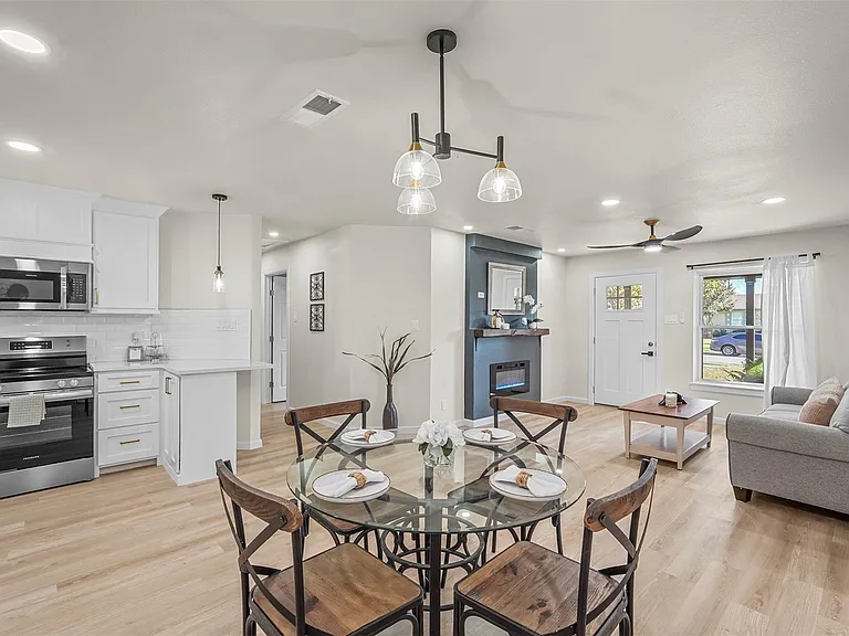 434 Marilu St — Photo 3