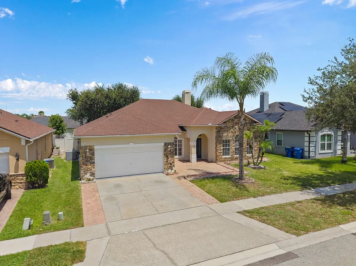 4 bed, 2535 sqft, $3,100 — Photo 3