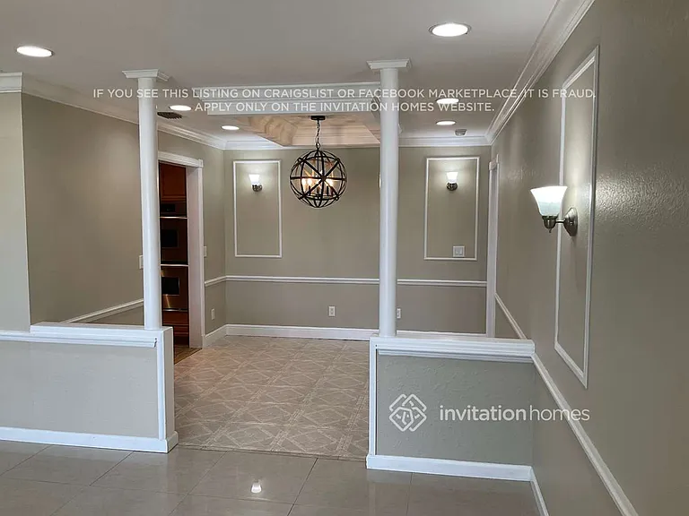 624 SE 18th Ter — Photo 2