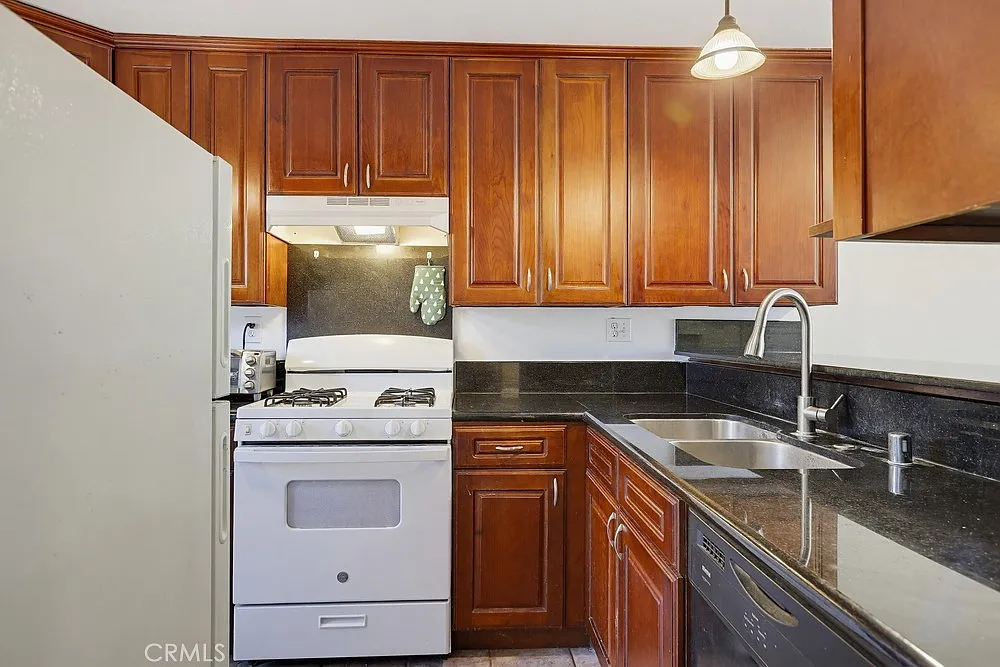 Building Photo - 62 Orange Blossom