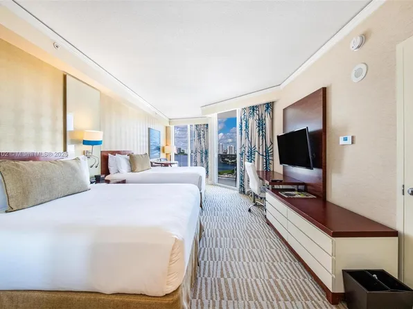 18001 Collins Ave #1604, North Miami Beach, FL 33160